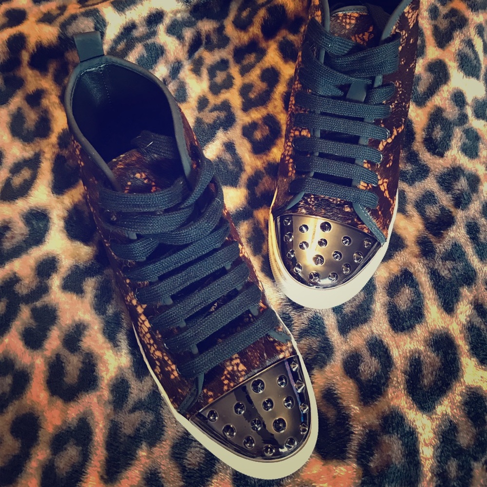 💥SOLD🔥Schutz Printed Sneaker NIB